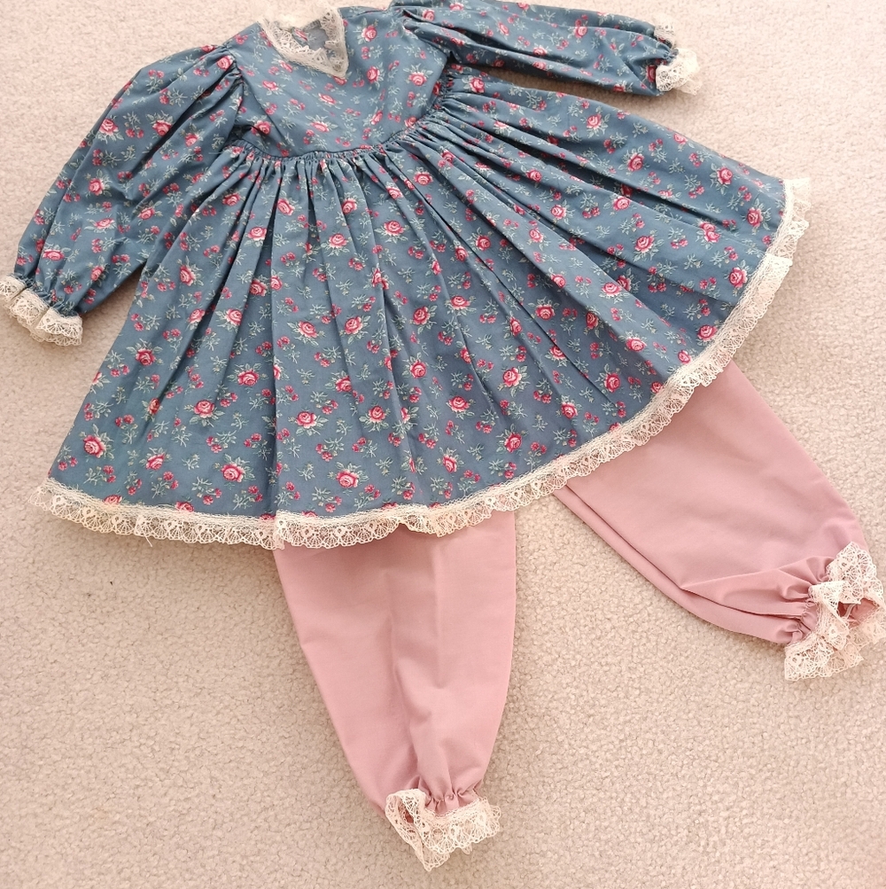UNWORN VINTAGE  CALICO HOMESPUN GOODNESS!
